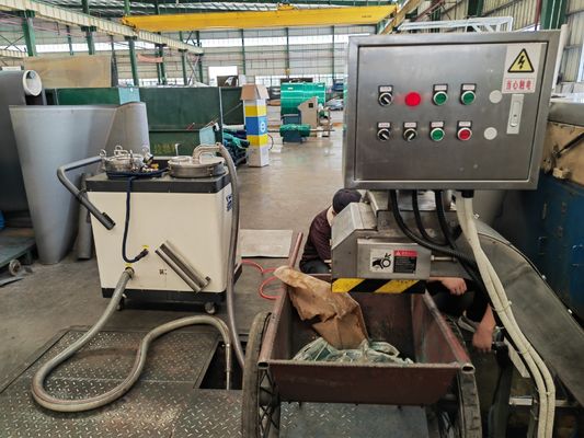 Limpiador de tanques de refrigerante CNC profesional para clientes nacionales y extranjeros